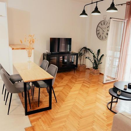 Mpetsos Apartment アテネ エクステリア 写真